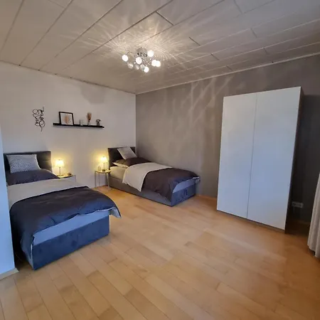 Apartmán Citynahe Gemuetliche Mit 5 Schlafzimmern *