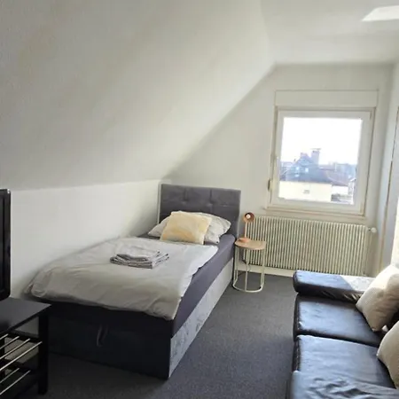 Citynahe Gemuetliche Mit 5 Schlafzimmern Apartament