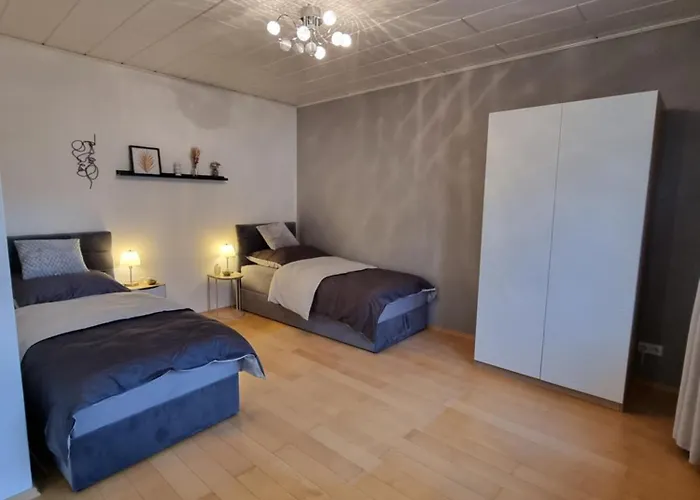 Apartmán Citynahe Gemuetliche Mit 5 Schlafzimmern *